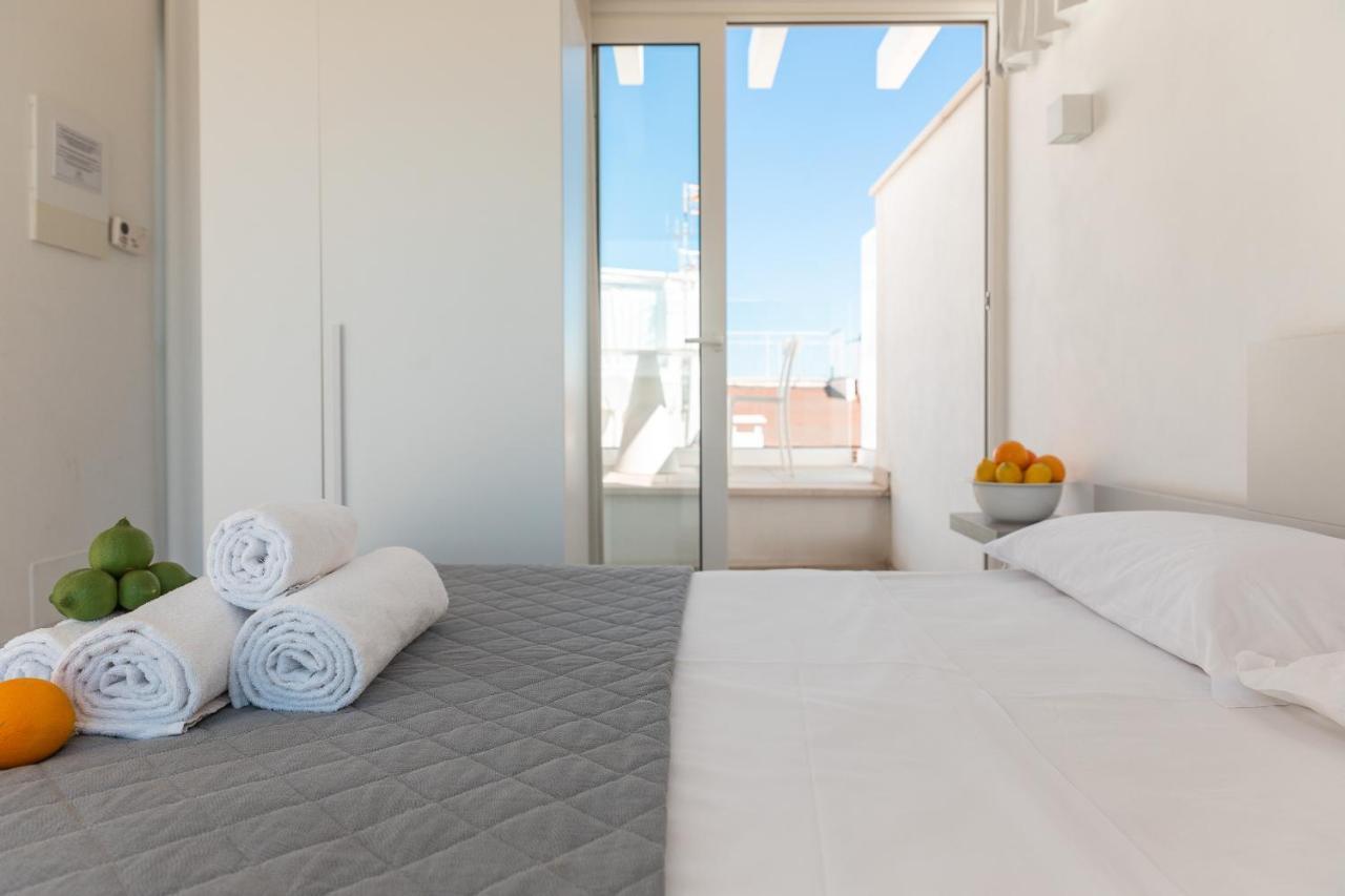 Palazzo Novecento Bed & Breakfast Полиняно а Маре Екстериор снимка